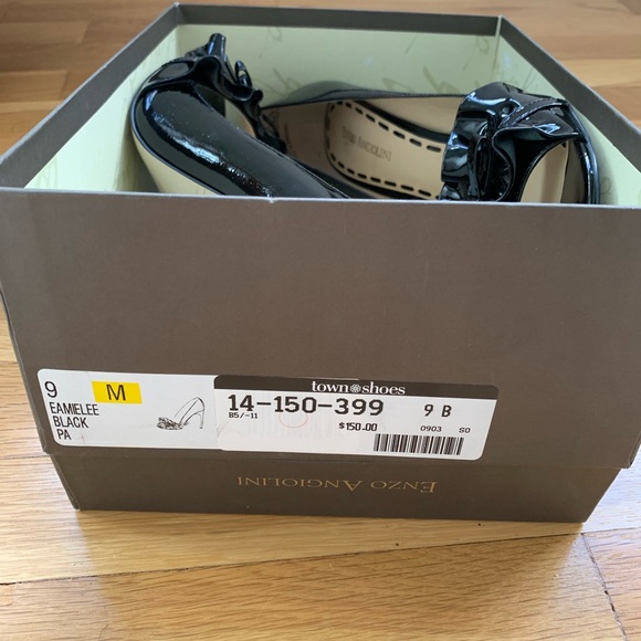 Patent leather black ruffle heel - Picture 6 of 6